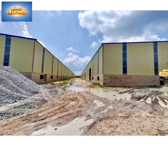 CHO THUÊ NHÀ XƯỞNG TÂN UYÊN BÌNH DƯƠNG CŨ HCM DT XƯỞNG 19.400m2 GIÁ 2,7 USD/ M2 