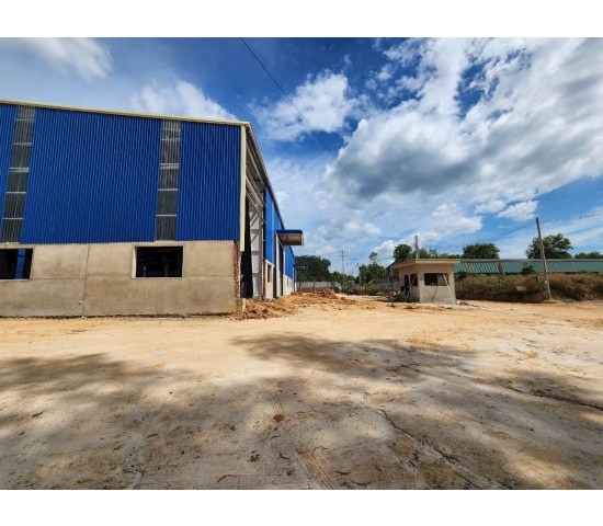 CHO THUÊ NHÀ XƯỞNG TÂN UYÊN BÌNH DƯƠNG CŨ HCM DT XƯỞNG 2,500m2